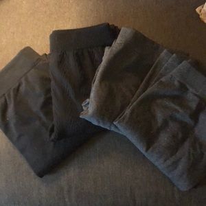 4 pack of leggings 2 gray 2 black size L/XL